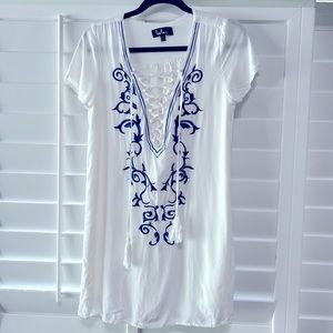 Lulu White with blue embroidery swimsuit beach coverup. Size Medium